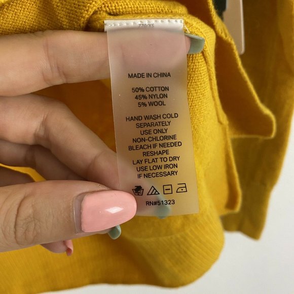 ⚠️SOLD⚠️Court Rowe Yellow Voila Fine Gauge Sweater - Picture 7 of 8